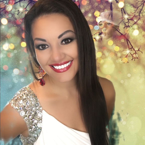 Meet your Posher, Edrienne - Picture 7 of 7